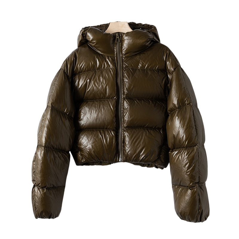 Glänzende Pufferjacke mit Kapuze